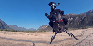 Lengyel cég csinálta meg minden sci-fi film ikonikus járművét: a repülő motort – videó