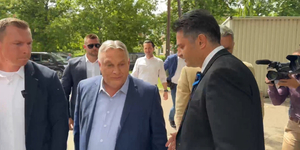 Márki-Zay Péter Orbánnak akarta átadni 10 pontos határozatát, Lázárral kellett beérnie