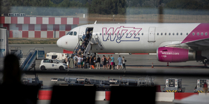 A Wizz Air megszünteti az emelt díjas telefonszámát és bővíti az ügyfélszolgálati lehetőségeket