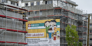 Öntik a bankok a lakáshitelt a lakosságra