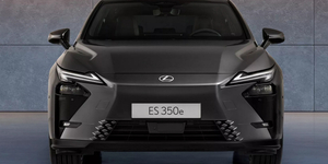 Szemrevaló luxusautó a most először villanyautóként is elérhető Lexus ES szedán