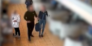Alkoholt akart lopni egy boltból, az eladók és egy vásárló eredt a nyomába