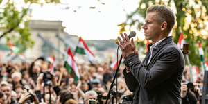 Magyar Péter bejelentette, ha tíz napon belül nem kapnak választ, mikor mehet vitázni a köztévébe, akkor tüntetést szervez az MTVA székházához