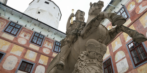 Nálunk a NER-udvar vinné a kastélyokat, Burgenlandban a gazdaságot és a turizmust pörgeti az örökség