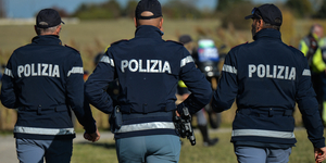 Halott magzatot találtak Pármában egy park járdáján
