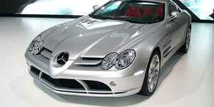 Csak a fékek 40 millió forintba kerülnek egy ilyen Mercedeshez