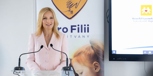 Hat és félmillió forint értékű oufitben jótékonykodott Várkonyi Andrea a Heim Pál gyermekkórházban