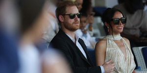 20 millió dolláros pénzmosás miatt körözik Harry herceg és Meghan Markle nigériai vendéglátóját