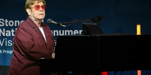 Elton John alig lát, a saját musicaljét sem tudta megnézni