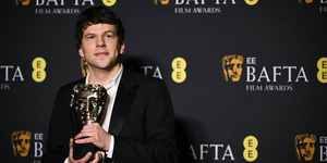 Jesse Eisenberg a HVG-nek: Imádom a Saul fiát, ez minden idők legjobb holokausztfilmje