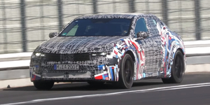 Videón a hangtalanul hasító vadonatúj elektromos BMW M3