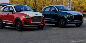 Még mindig vannak érthetetlen kínai klónautók, mint ez a Bentley-utánzat