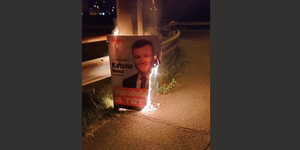 Felgyújtották a Fidesz választási plakátjait Ózdon