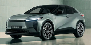 Itt a tisztán elektromos vadonatúj Toyota C-HR+