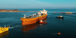Rakétatalálat ért egy olajszállító hajót a Vörös-tengeren
