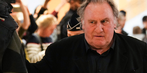 Megütött egy paparazzót, Rómában is bíróság elé állhat Gérard Depardieu