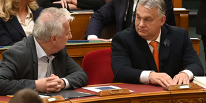Sürgősséggel vernék át a Parlamenten a kampányköltés-korlát eltörlését, akár jövő héten megszavazhatják