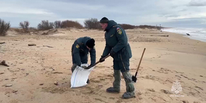 Az orosz tankerek balesete után vészhelyzetet hirdettek ki a Krasznodari területen az olajszennyezés miatt - videó