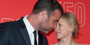 Modellkarrier: Naomi Watts és Liev Schreiber 16 éves lánya bemutatkozott a kifutón