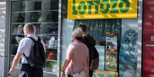 Elő a szelvényeket, itt vannak a lottószámok
