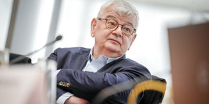 Joschka Fischer: Európa vagy megvédi magát, vagy behódol a nagyhatalmaknak