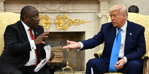 Trump a dél-afrikai elnöknek: „Népirtás” zajlik a fehér telepesek ellen az országában