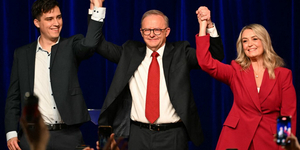 A Trump-ellenes hullámot meglovagolva Anthony Albanese pártja nyerte az ausztrál választást