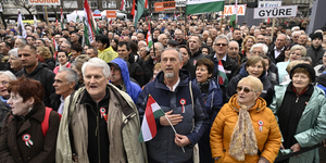 Bepoloskáztuk március tizenötödikét – videóriport Orbán Viktor és Magyar Péter rendezvényéről