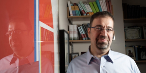 Daron Acemoglu: „A demokrácia évtizedek óta nem teljesíti ígéretét”