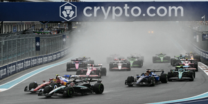 Norris nyerte a kaotikus sprintfutamot Miamiban