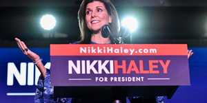 Nikki Haley bejelentette, hogy Donald Trumpot támogatja az amerikai elnökválasztáson, mert „Biden egy katasztrófa”