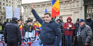 Most dől el, hogy az oroszokkal, vagy a Nyugattal tart-e Románia – Fülke