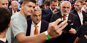 „Ha nekem sikerült, mindenkinek menni fog” – Orbán Viktor, Dobrev Klára és Magyar Péter is üzent az érettségizőknek