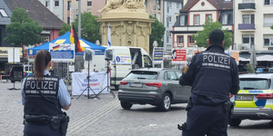 Többeket, köztük egy szélsőjobboldali aktivistát is megkéseltek a németországi Mannheimben