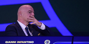 Órákat késett a FIFA elnöke a saját kongresszusáról, Csányi Sándor sem várta meg