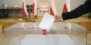 Beláthatatlan válsághoz vezethet egy túl szoros eredmény a lengyel elnökválasztáson