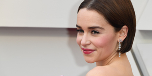 Emilia Clarke beugrott egy körmöshöz Újlipótvárosban