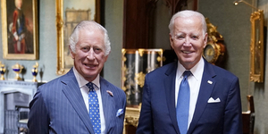 A rákkal kezelt III. Károly király is üzent Joe Bidennek a rákdiagnózisa után