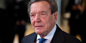 Kiégéssel került kórházba Gerhard Schröder