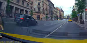 Csupasz felnin ment egy Passat a Rákóczi úton – videó