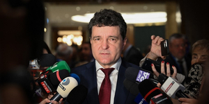 Lemondott a bukaresti főpolgármesterségről az elnökké választott Nicusor Dan