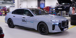 Nagyobb hatótáv és biztonság: szilárdtest akkus BMW i7 a láthatáron