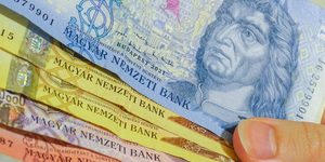 Pénzt ad a kormány az önkormányzati köztisztviselők béremelésére