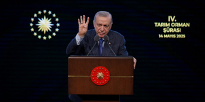 Erdogan szerint a Kurdisztáni Munkáspárt feloszlása a terrorizmus végét jelentheti Törökországban