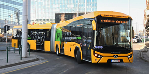 Bemutatkozott az első magyar elektromos csuklós busz