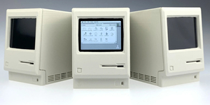 Megcsinálták a legendás Macintosh miniatűr változatát: alig nagyobb, mint egy Apple Watch, és működik