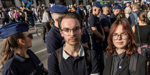 „Azért elég ijesztő, hogy 19 évesen, 160 centivel 10 rendőr körbevesz”