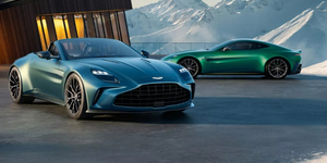 Rekordgyorsan nyitja tetejét a legújabb gyönyörű Aston Martin kabrió