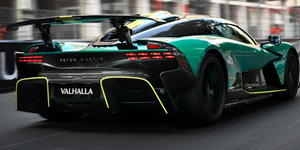 Alonso száguldozott még egyet Monacóban, egy Aston Martin Valhallában – videó