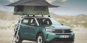 Akár aludhatunk is az új Opel Frontera tetején